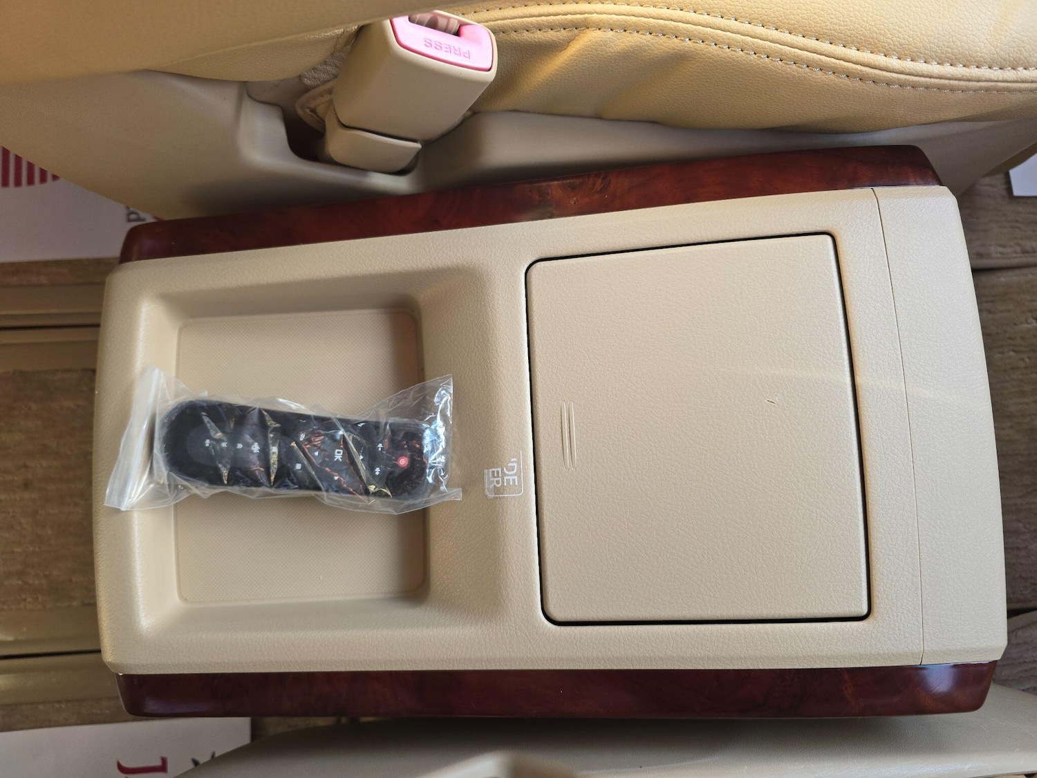 Used Toyota Alphard for sale - 76898323: Photo 35