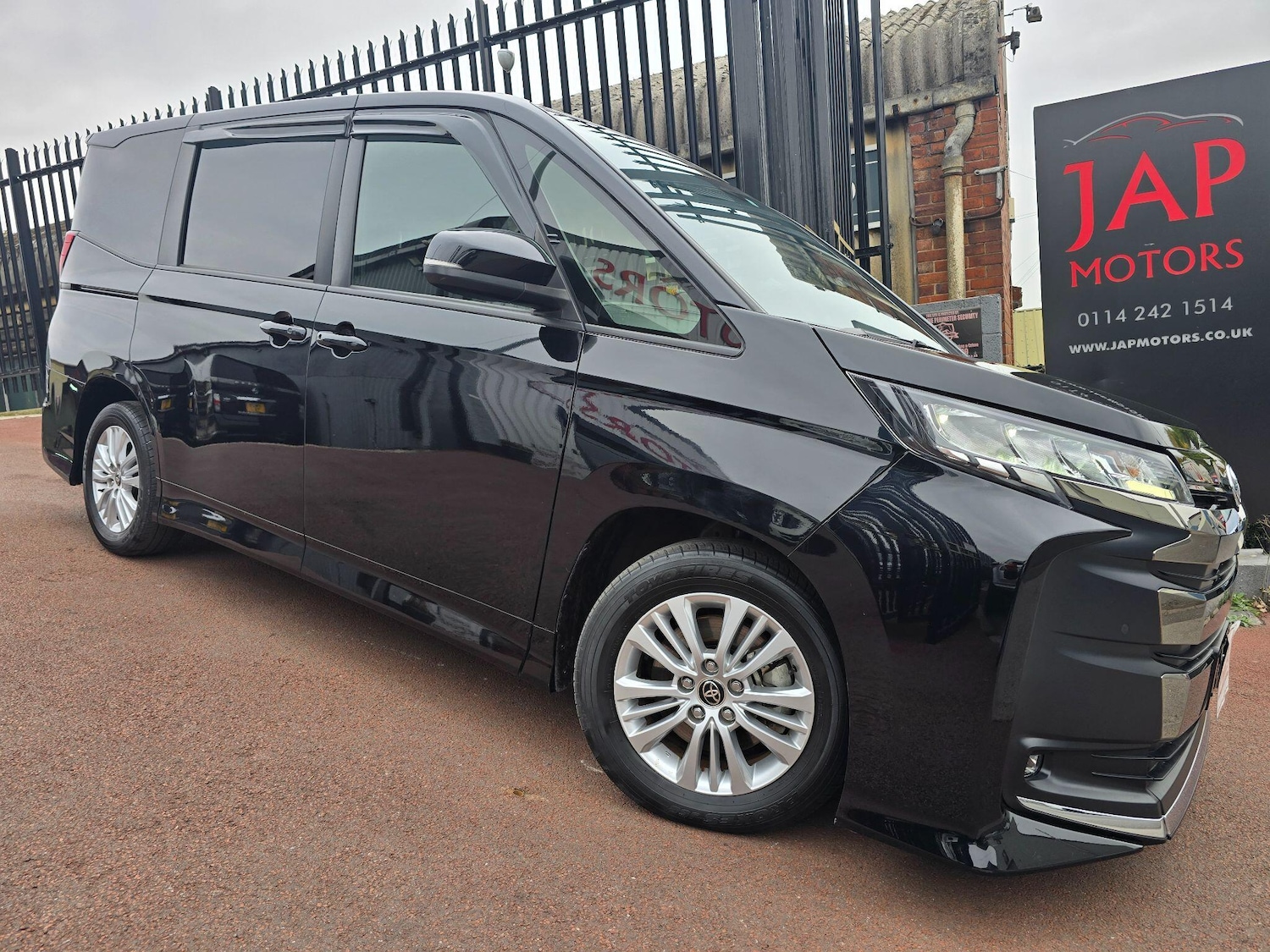 Used Toyota Noah 2025 for sale - 77084754: Photo 1