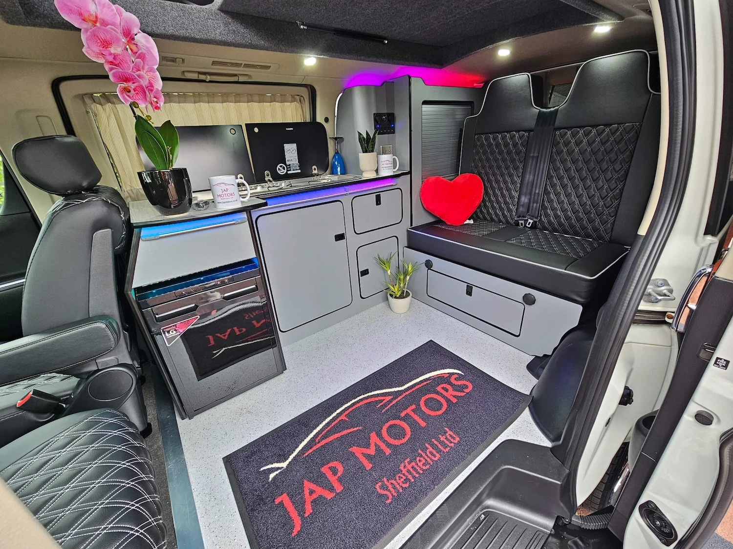 Used Nissan Elgrand 2024 for sale - 76992777: Photo 16