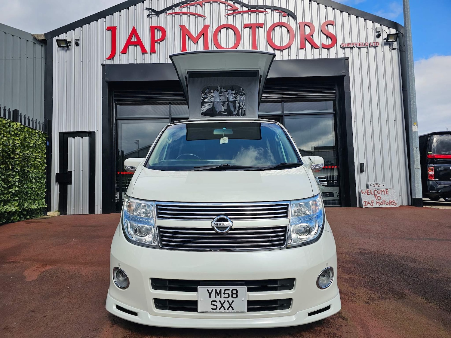 Used Nissan Elgrand 2024 for sale - 76992777: Photo 17