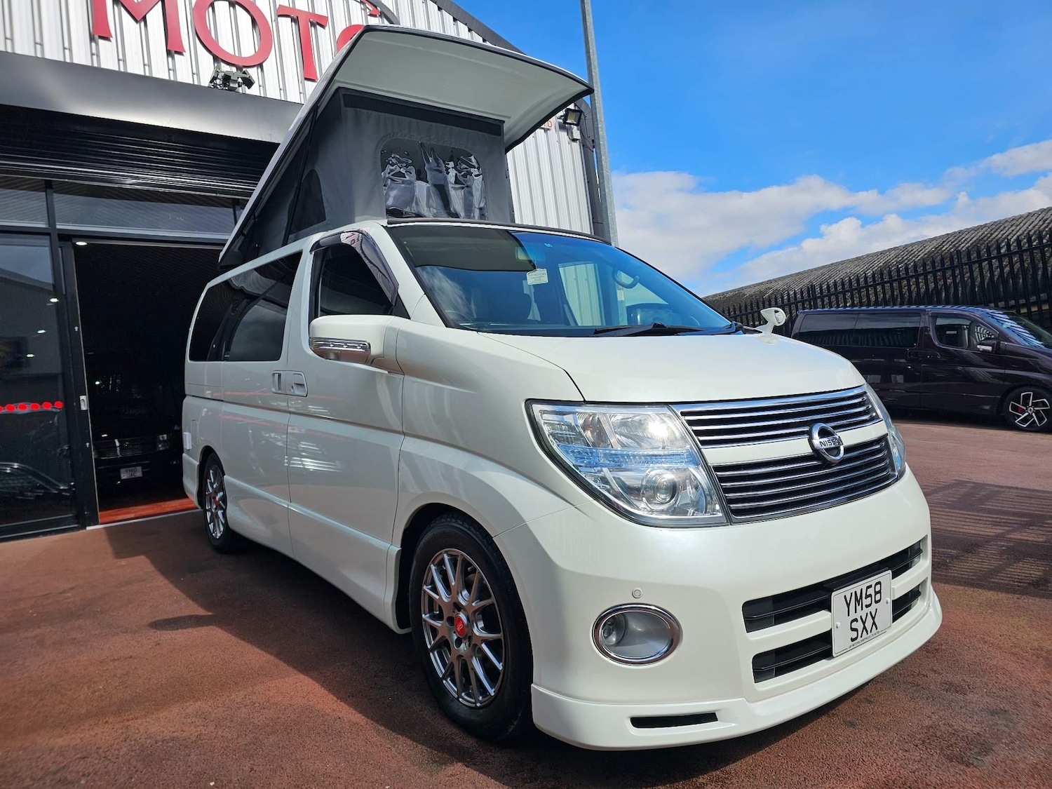 Used Nissan Elgrand 2024 for sale - 76992777: Photo 19