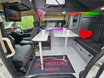 Nissan Elgrand feature image