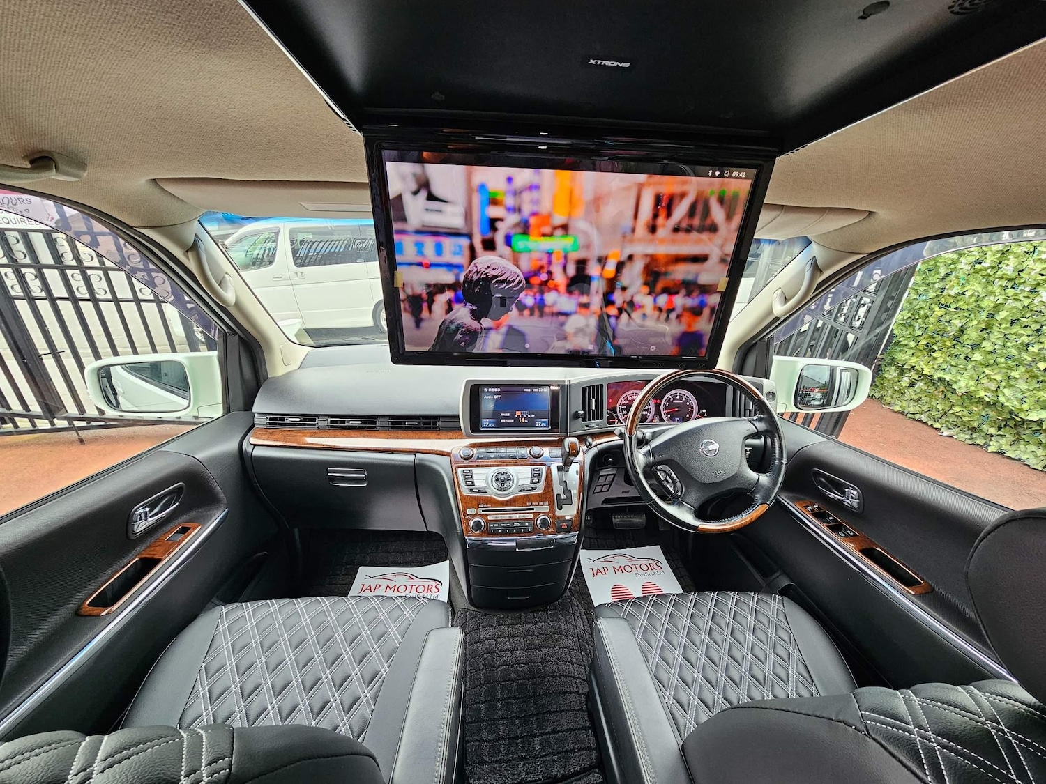 Used Nissan Elgrand 2024 for sale - 76992777: Photo 32