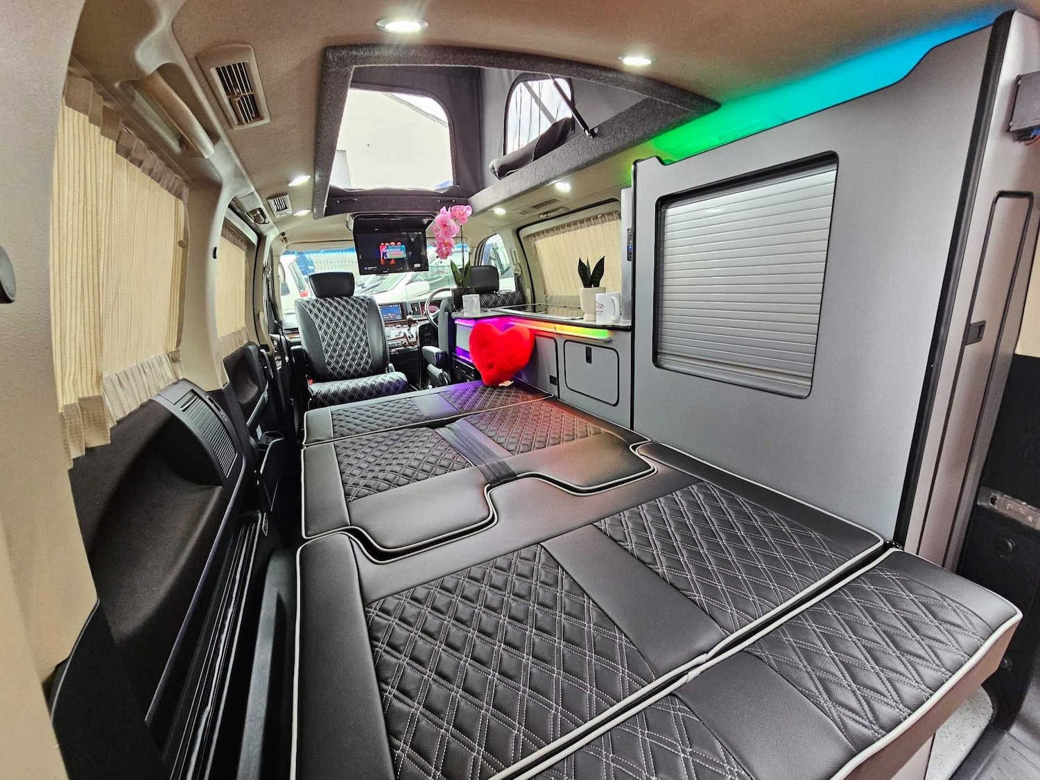 Used Nissan Elgrand 2024 for sale - 76992777: Photo 5