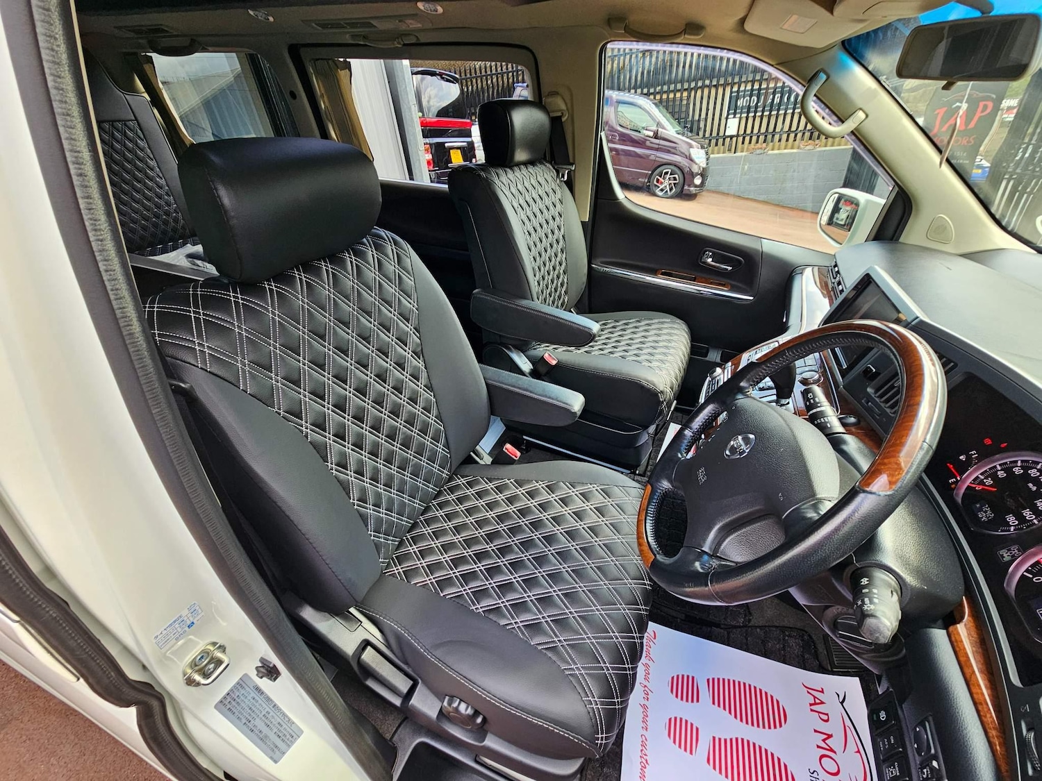 Used Nissan Elgrand 2024 for sale - 76992777: Photo 50