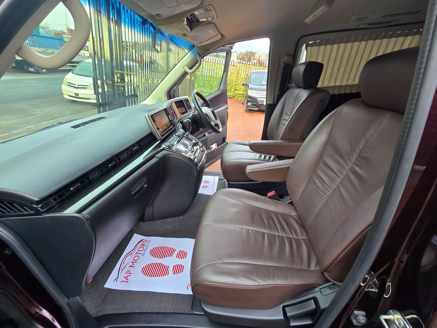 Used Nissan Elgrand for sale - 77119563: Photo 14