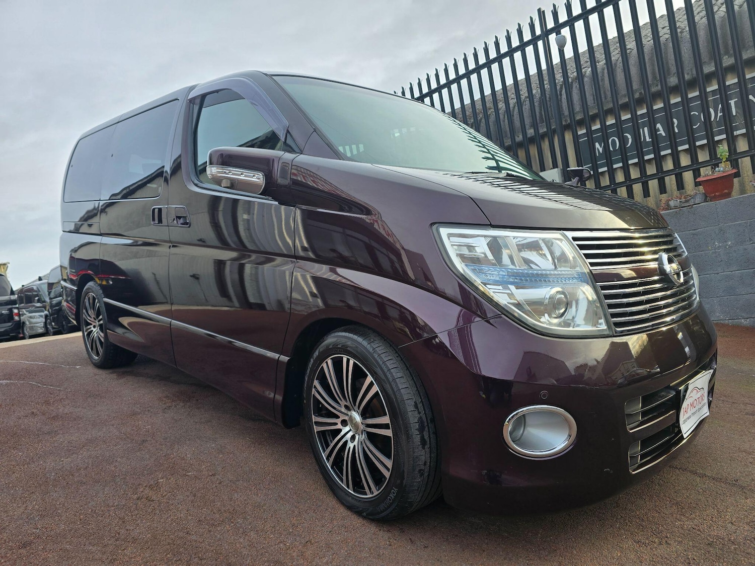 Used Nissan Elgrand for sale - 77119563: Photo 25