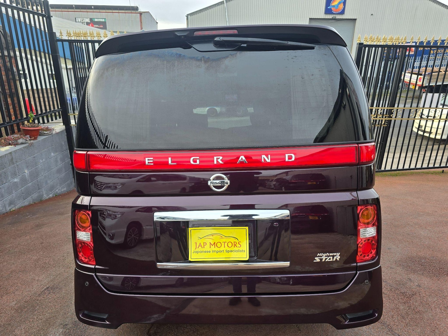 Used Nissan Elgrand for sale - 77119563: Photo 26