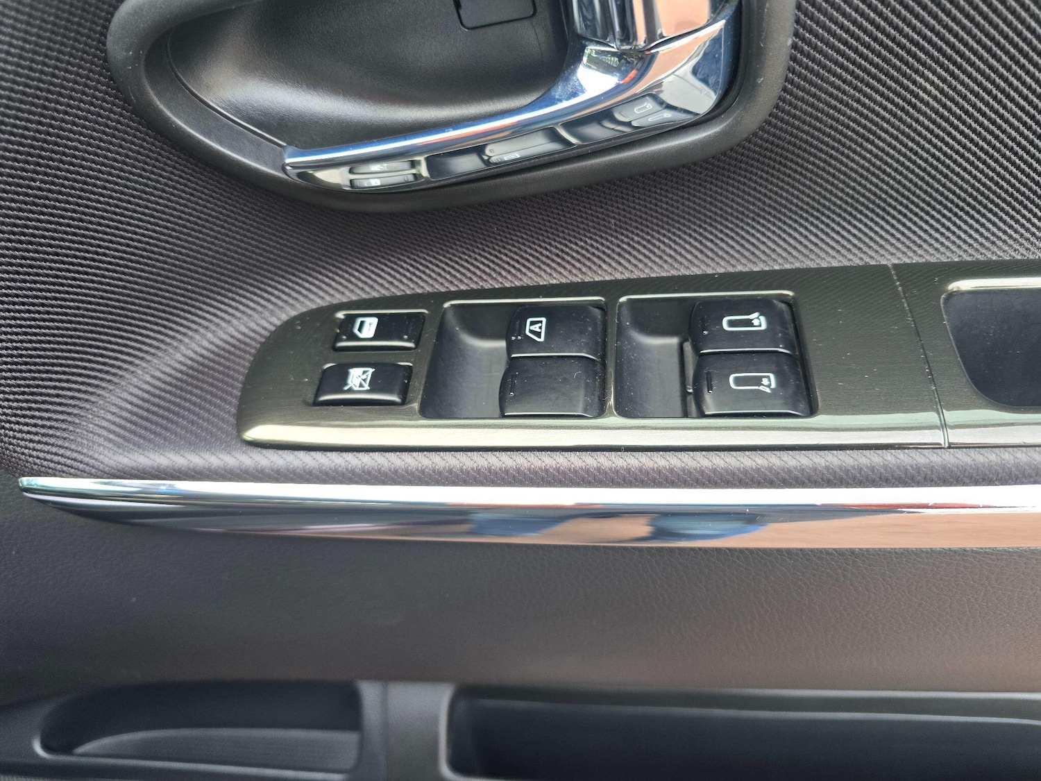 Used Nissan Elgrand for sale - 77119563: Photo 39