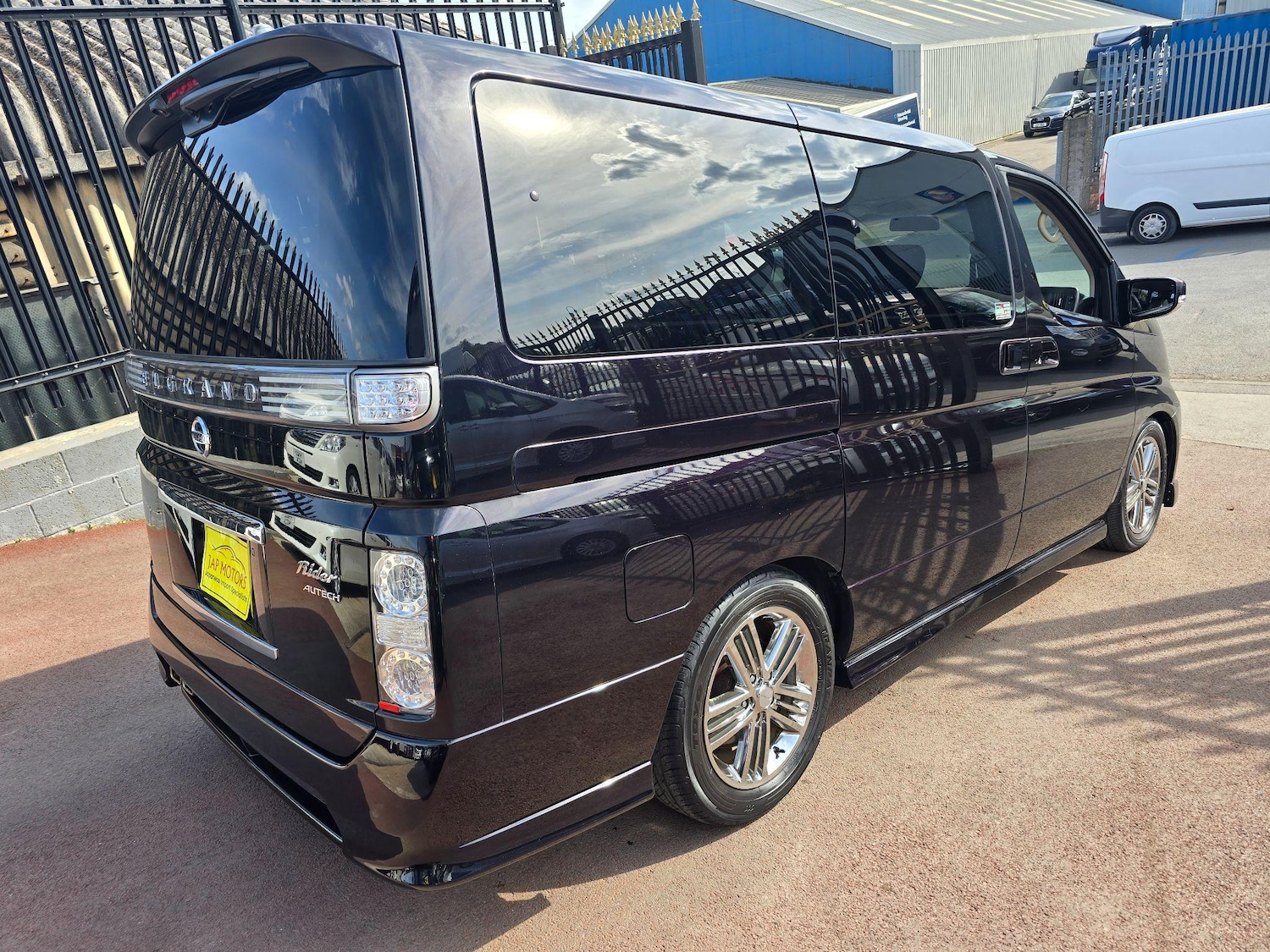 Used Nissan Elgrand 2025 for sale - 76988234: Photo 30