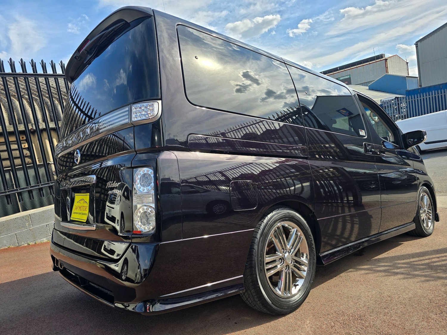 Used Nissan Elgrand 2025 for sale - 76988234: Photo 9