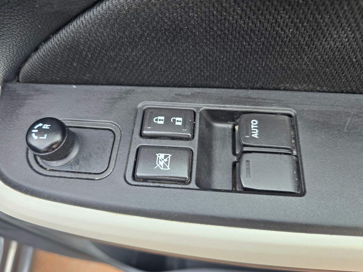 Used Suzuki Swift 2017 for sale - 77722936: Photo 29