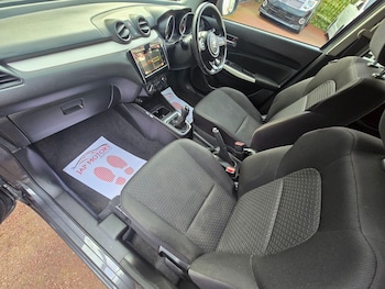 Used Suzuki Swift 2017 for sale - 77722936: Photo