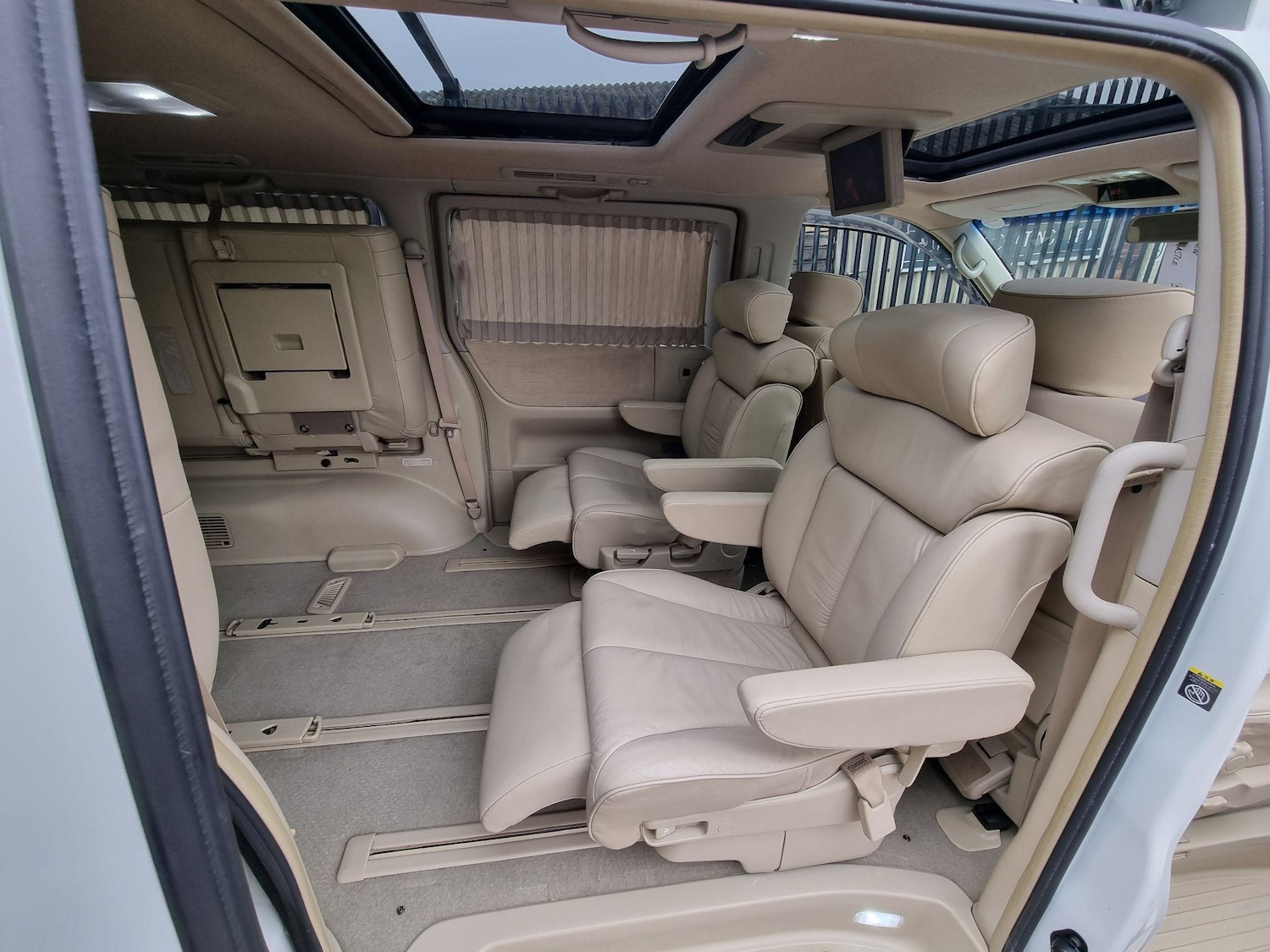 Used Nissan Elgrand 2025 for sale - 76988241: Photo 18