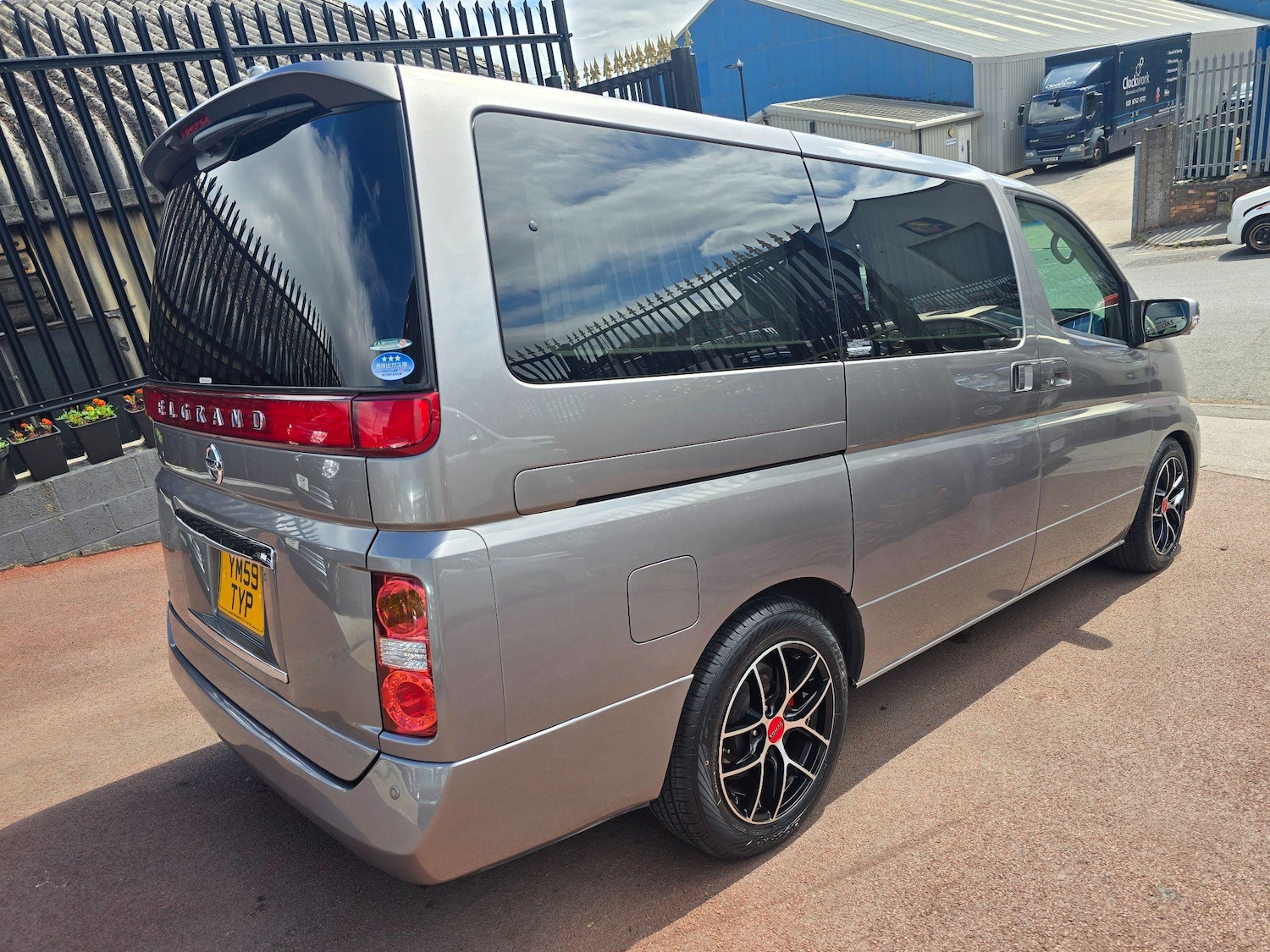 Used Nissan Elgrand 2025 for sale - 76988241: Photo 31