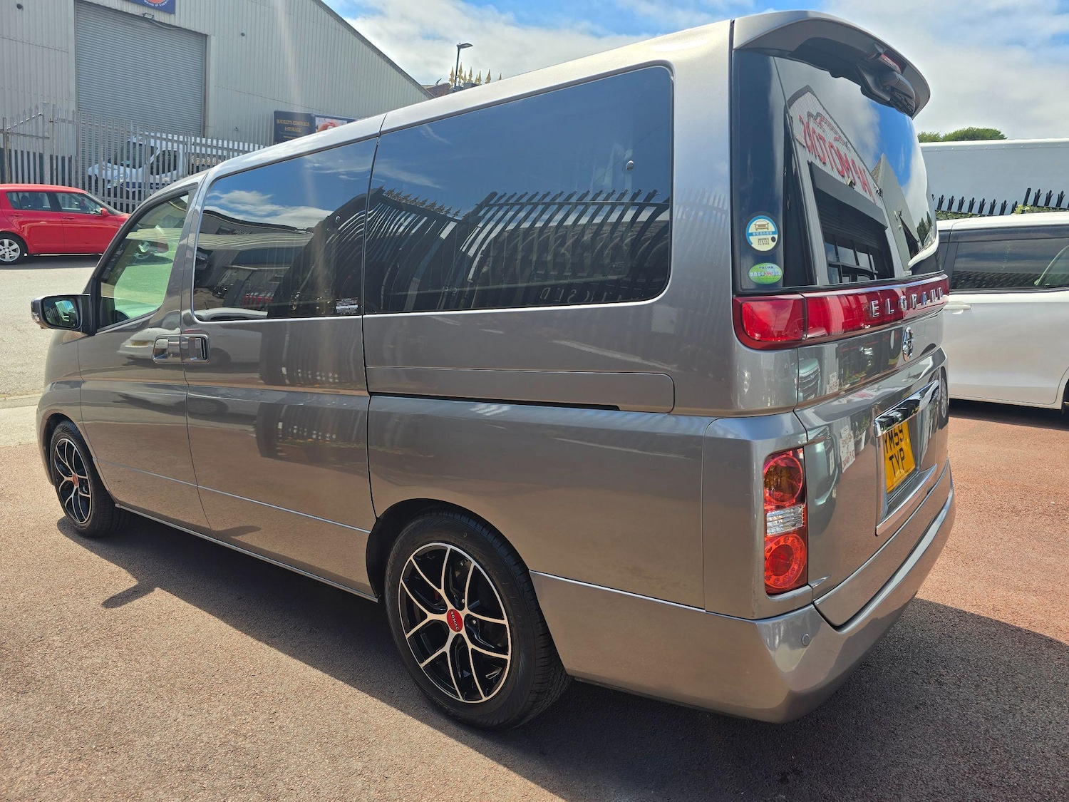 Used Nissan Elgrand 2025 for sale - 76988241: Photo 32