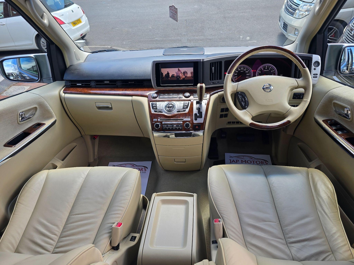 Used Nissan Elgrand 2025 for sale - 76988241: Photo 35