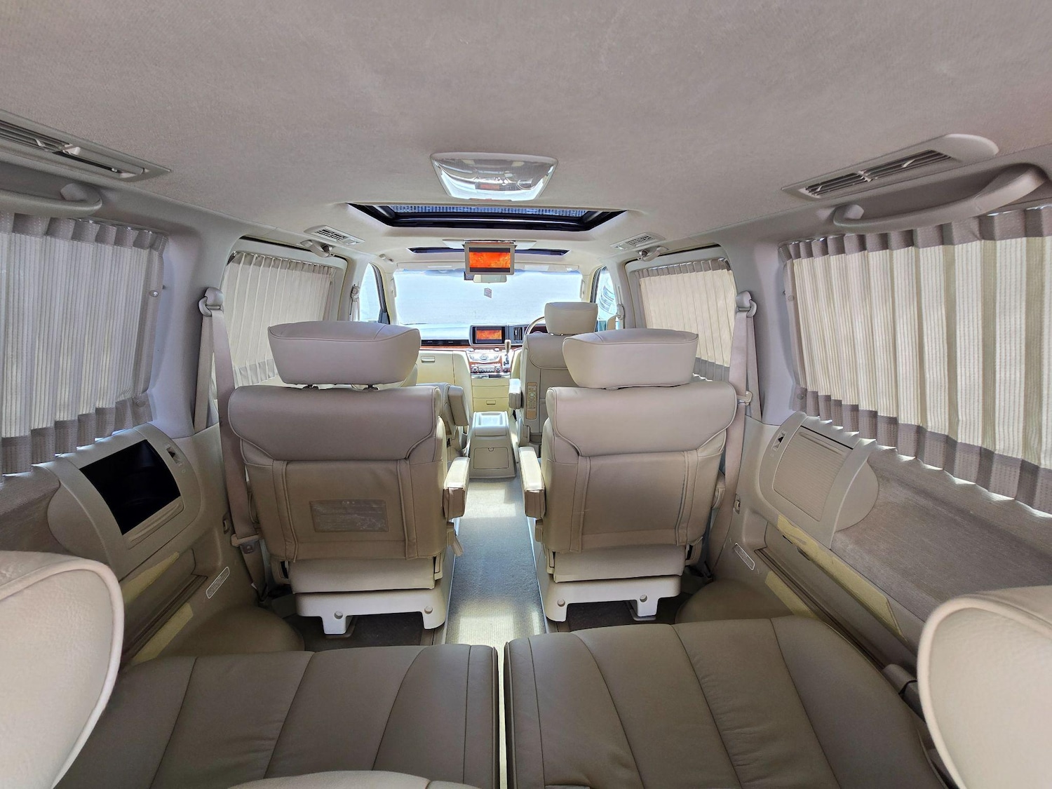 Used Nissan Elgrand 2025 for sale - 76988241: Photo 41