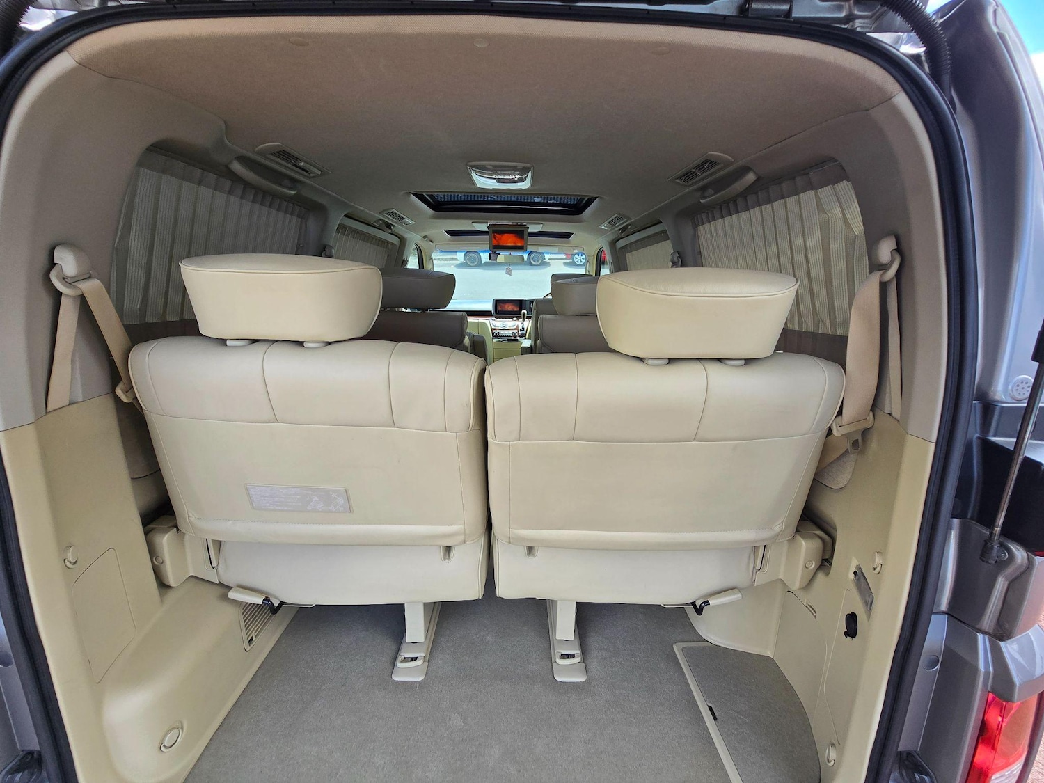 Used Nissan Elgrand 2025 for sale - 76988241: Photo 43