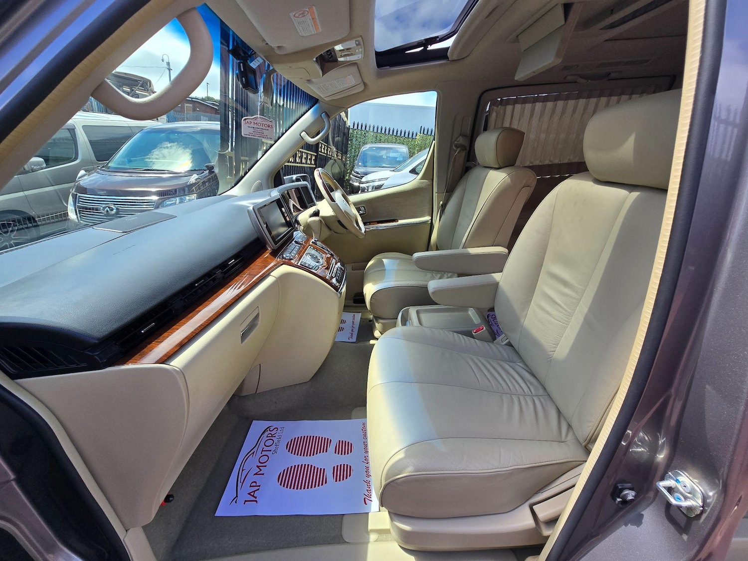 Used Nissan Elgrand 2025 for sale - 76988241: Photo 44