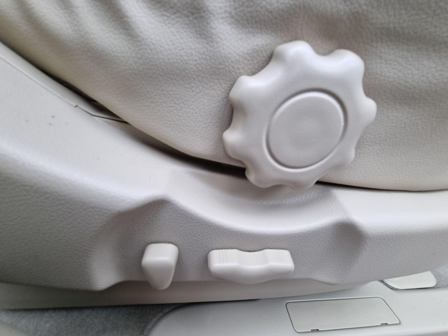 Used Nissan Elgrand 2025 for sale - 76988241: Photo 56