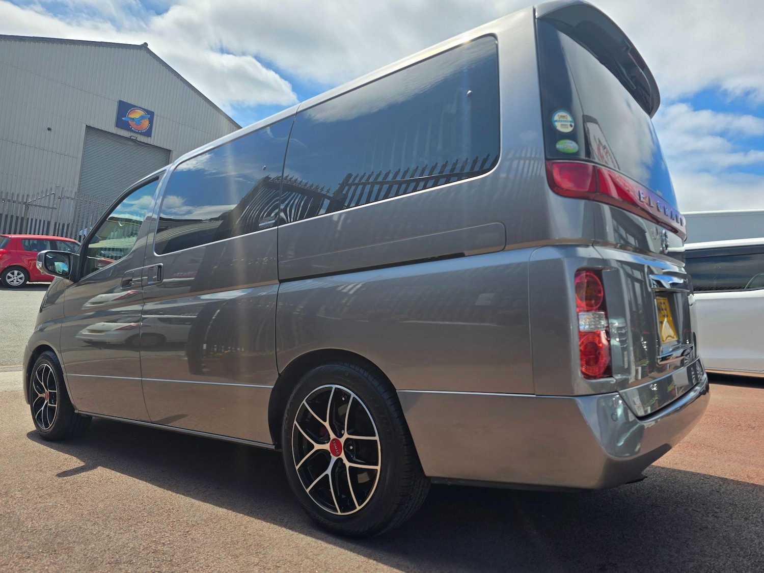 Used Nissan Elgrand 2025 for sale - 76988241: Photo 9