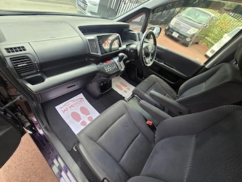 Used Honda Stepwagon 2013 for sale - 79373849: Photo