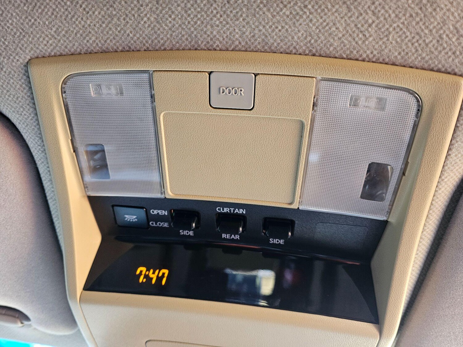 Used Nissan Elgrand 2025 for sale - 77084755: Photo 46