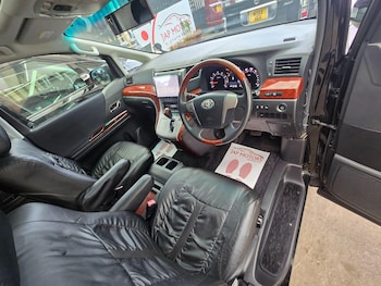 Used Toyota Alphard 2010 for sale - 76992673: Photo