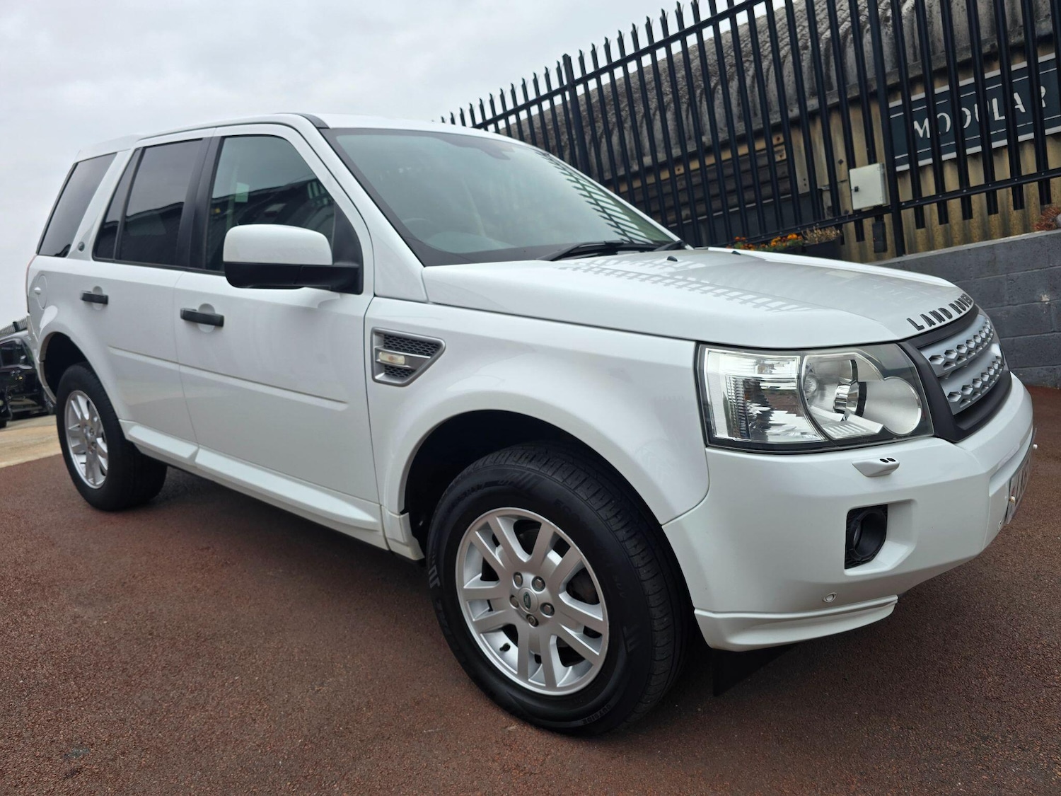 Used Land Rover Freelander 2 2011 for sale - 76306146: Photo 17