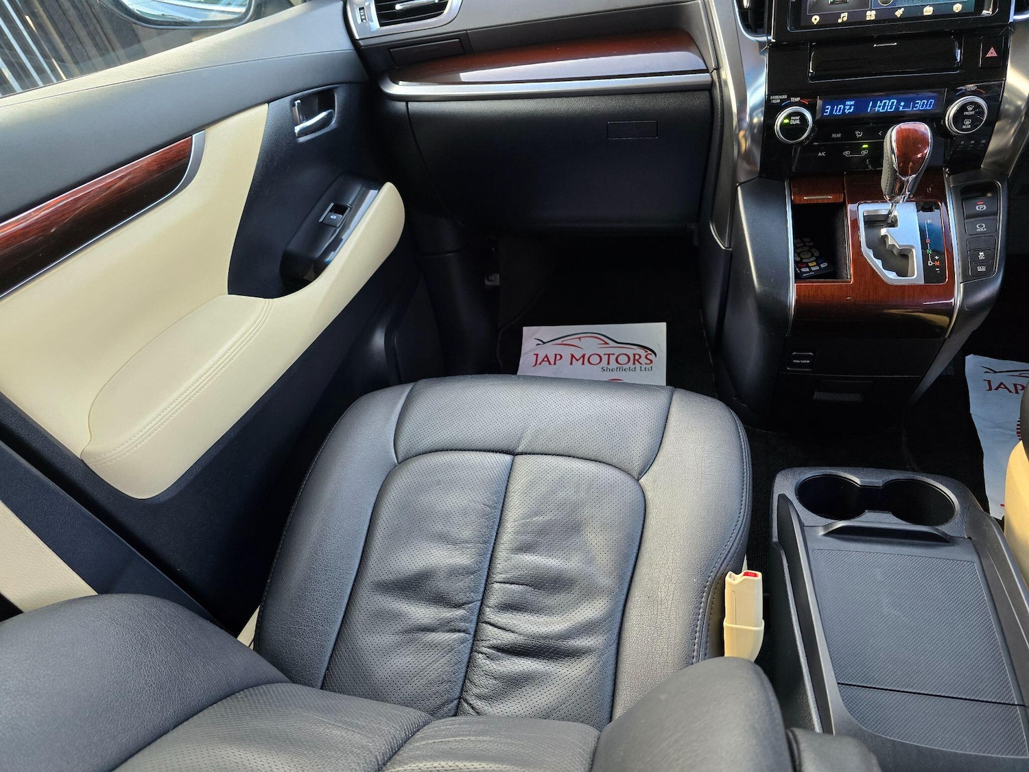 Used Toyota Vellfire 2025 for sale - 76865497: Photo 29