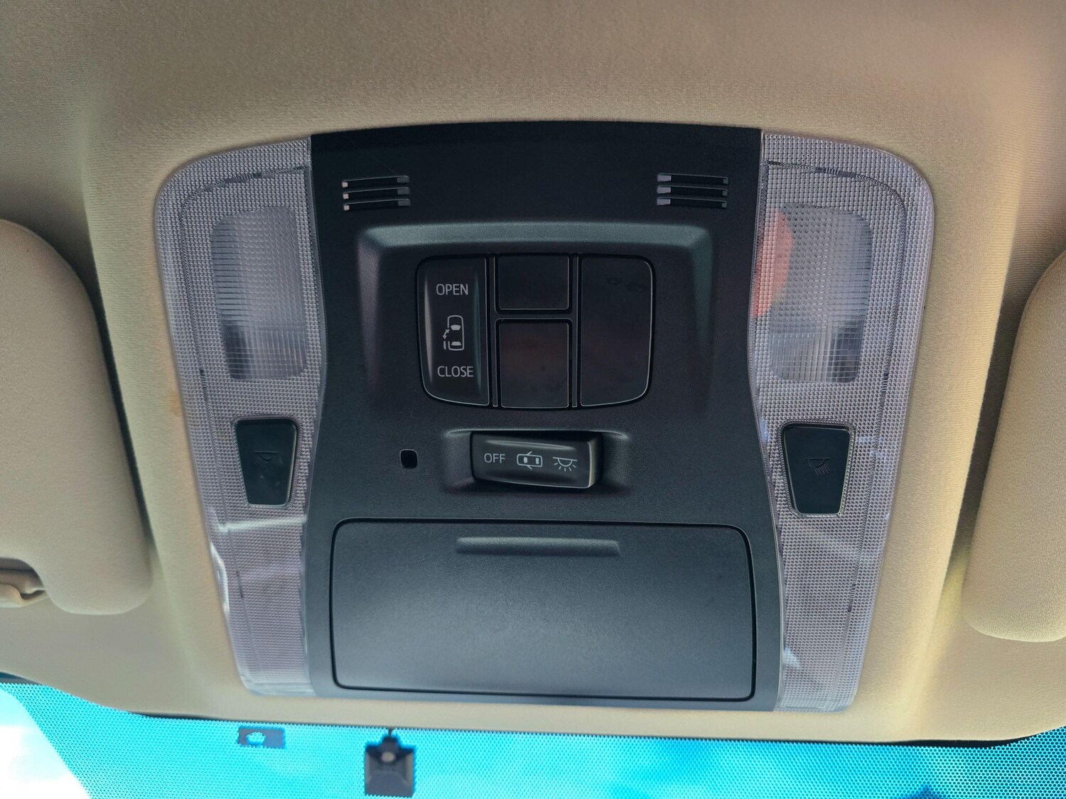 Used Toyota Vellfire 2025 for sale - 76865497: Photo 42