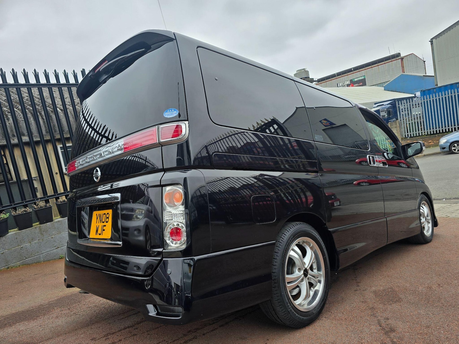 Used Nissan Elgrand for sale - 77793724: Photo 10