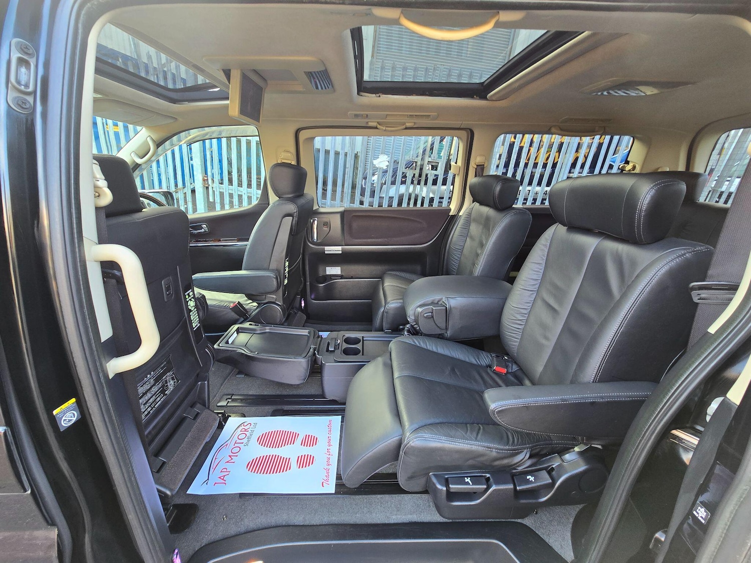 Used Nissan Elgrand for sale - 77793724: Photo 17