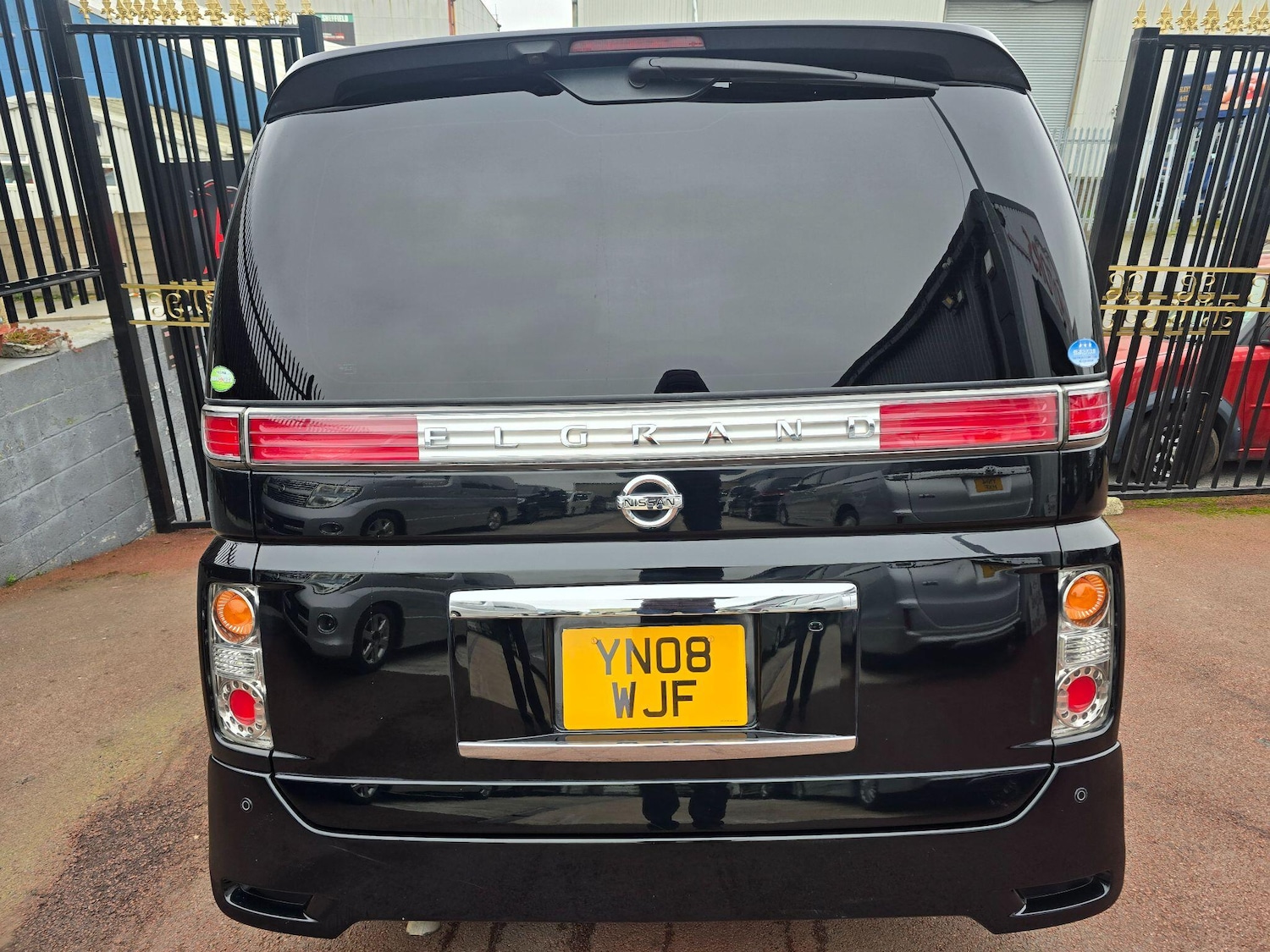 Used Nissan Elgrand for sale - 77793724: Photo 23