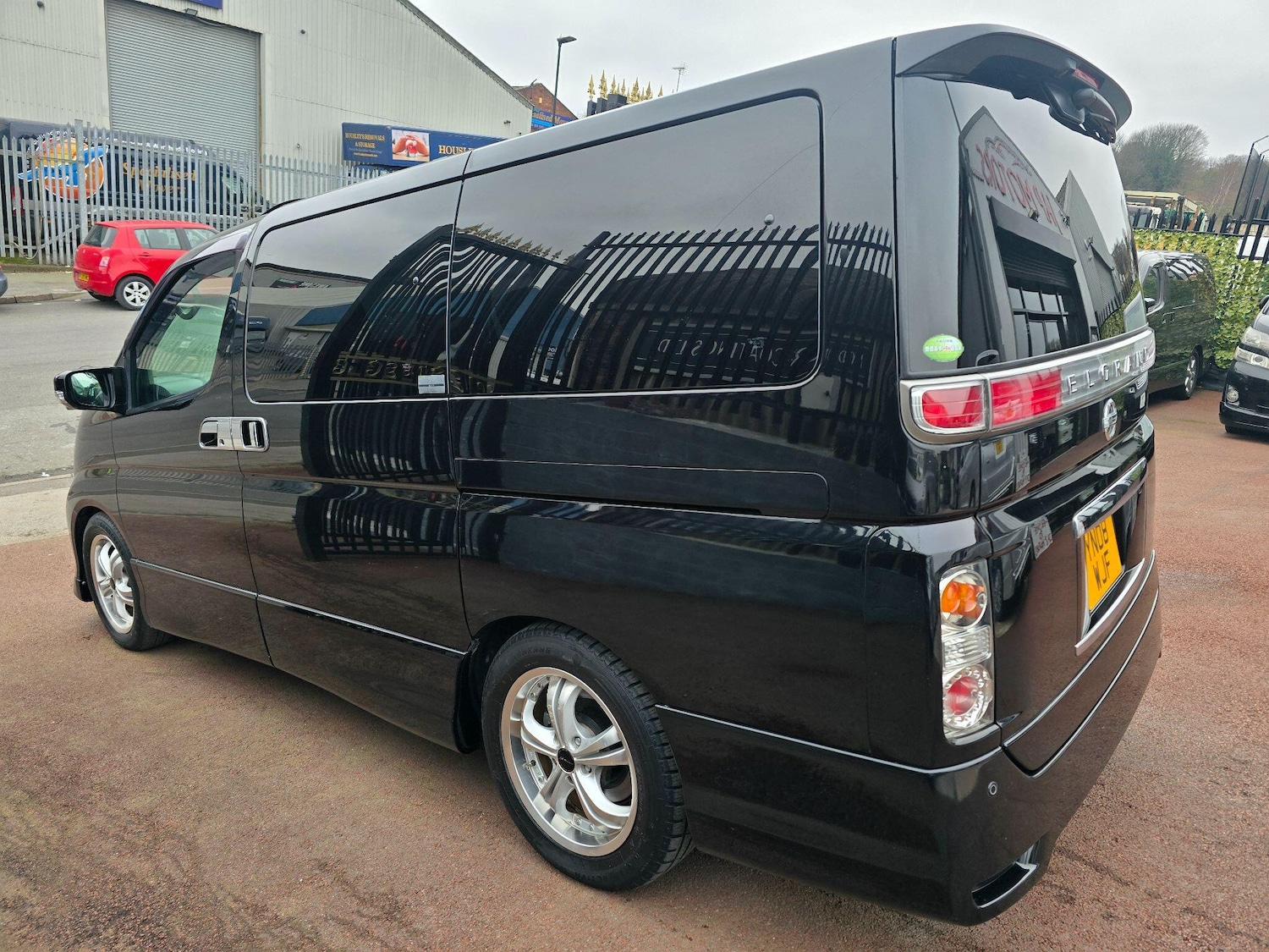 Used Nissan Elgrand for sale - 77793724: Photo 26