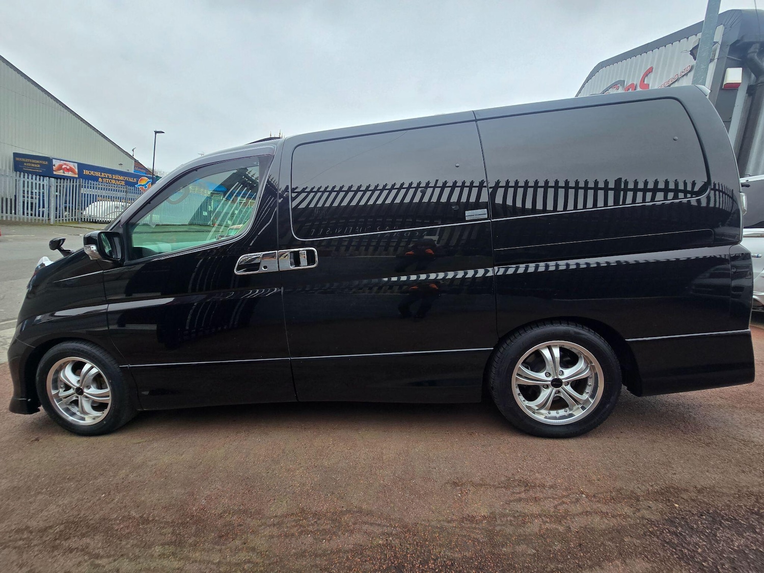 Used Nissan Elgrand for sale - 77793724: Photo 28