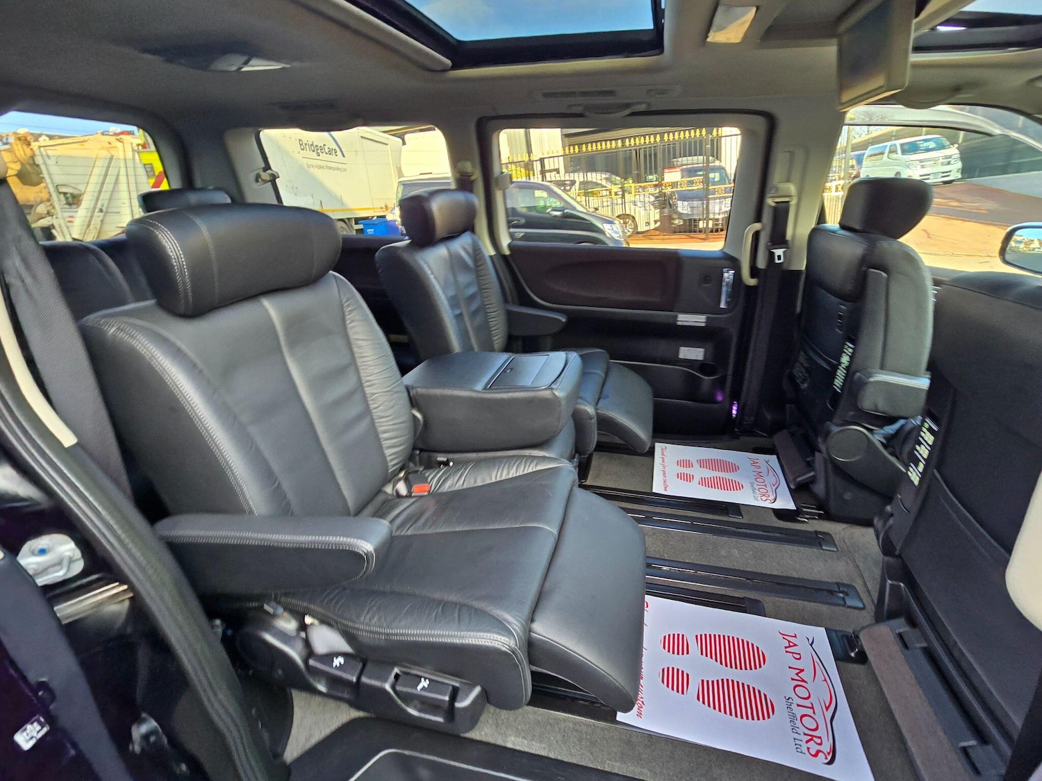 Used Nissan Elgrand for sale - 77793724: Photo 5