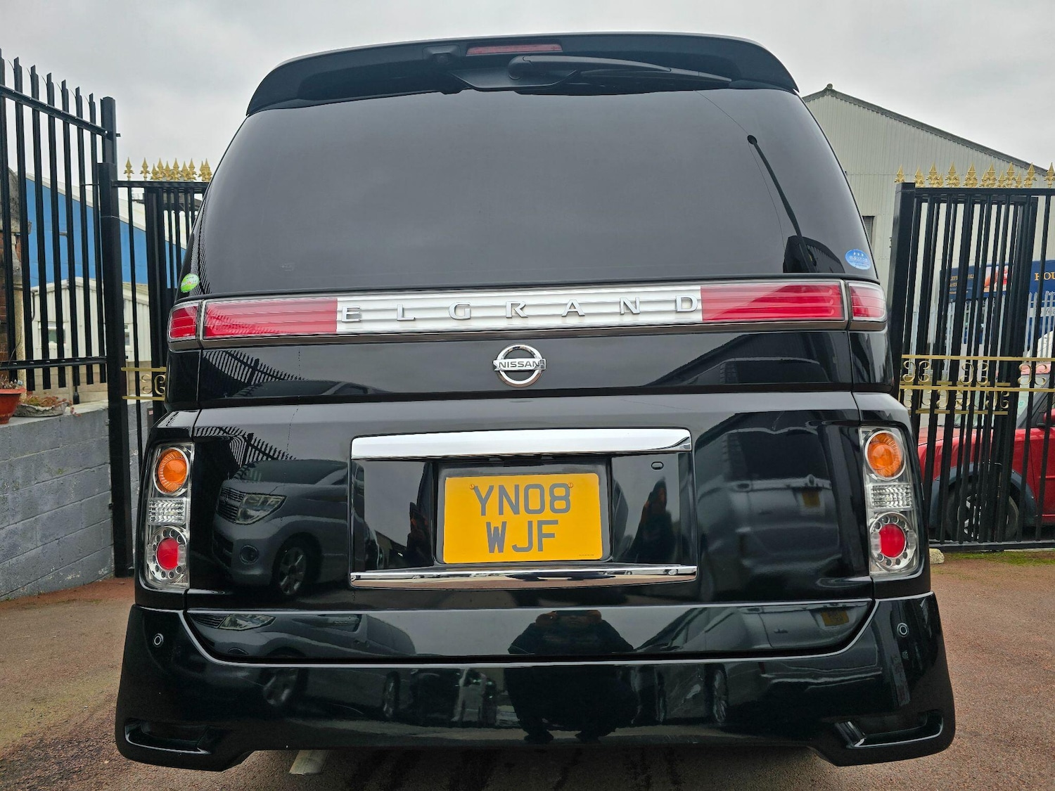 Used Nissan Elgrand for sale - 77793724: Photo 9