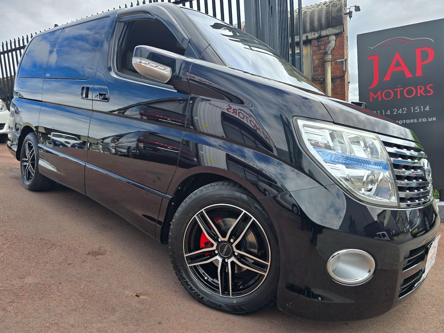 Used Nissan Elgrand 2025 for sale - 76988135: Photo 2