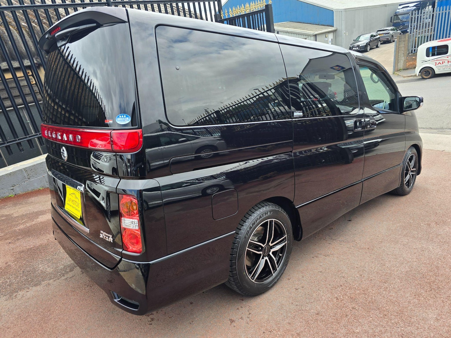 Used Nissan Elgrand 2025 for sale - 76988135: Photo 34