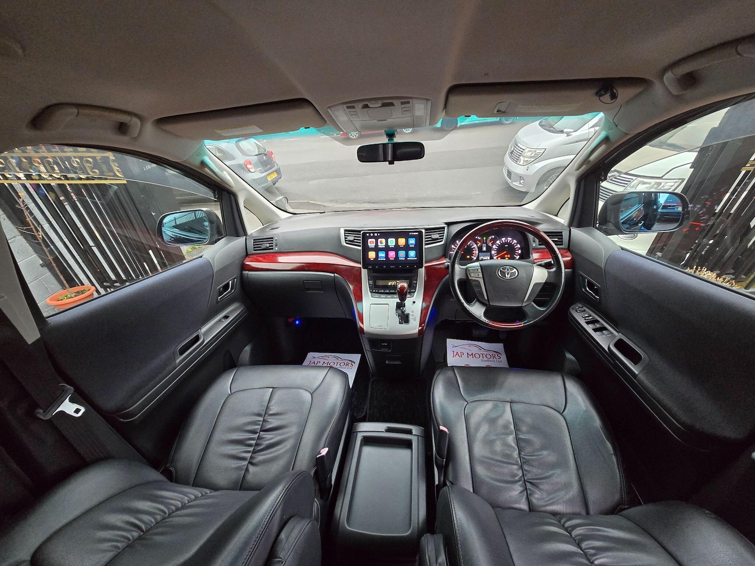 Used Toyota Vellfire for sale - 77970731: Photo 2