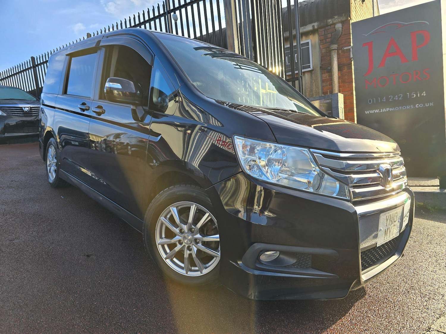 Used Honda Stepwagon for sale - 76866545: Photo 2