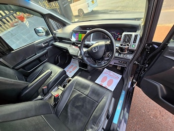 Used Honda Stepwagon 2011 for sale - 76936559: Photo