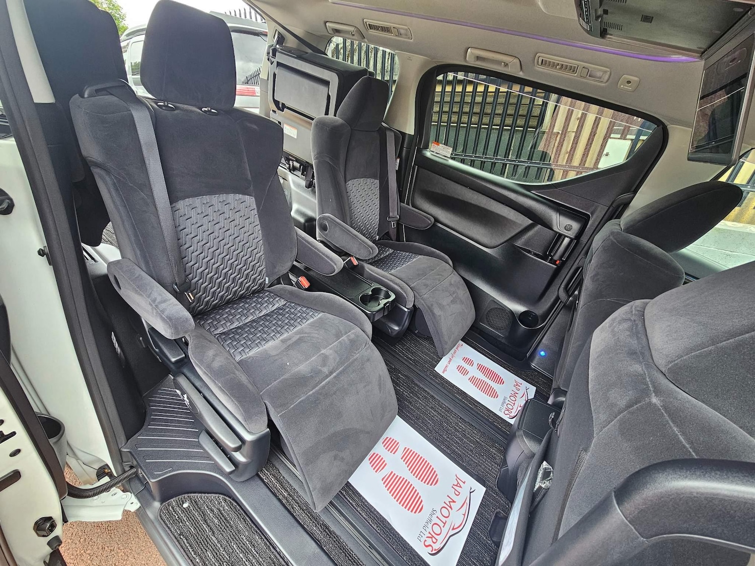 Used Toyota Vellfire 2024 for sale - 76995099: Photo 15