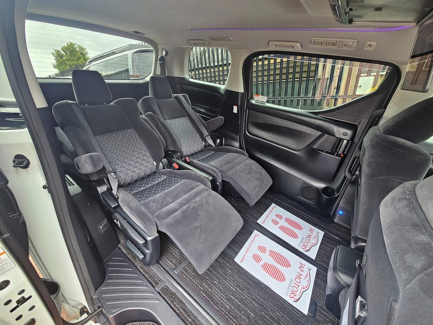 Used Toyota Vellfire 2024 for sale - 76995099: Photo 3