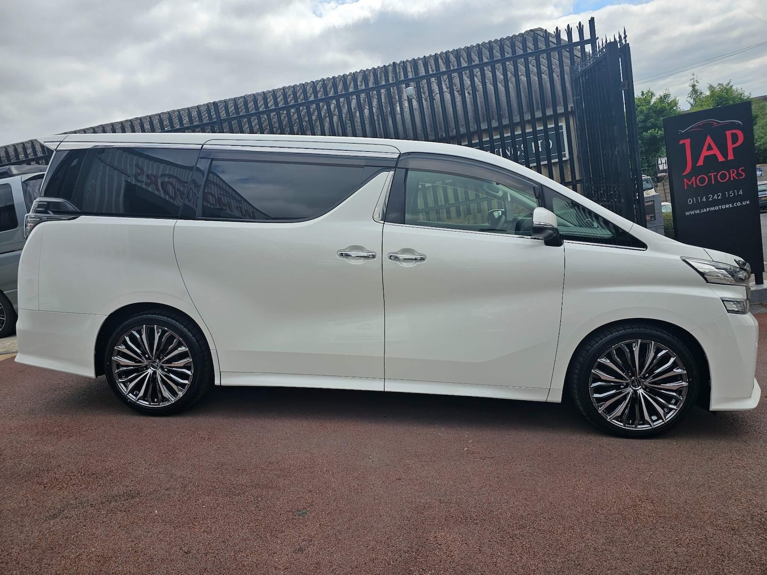 Used Toyota Vellfire 2024 for sale - 76995099: Photo 30