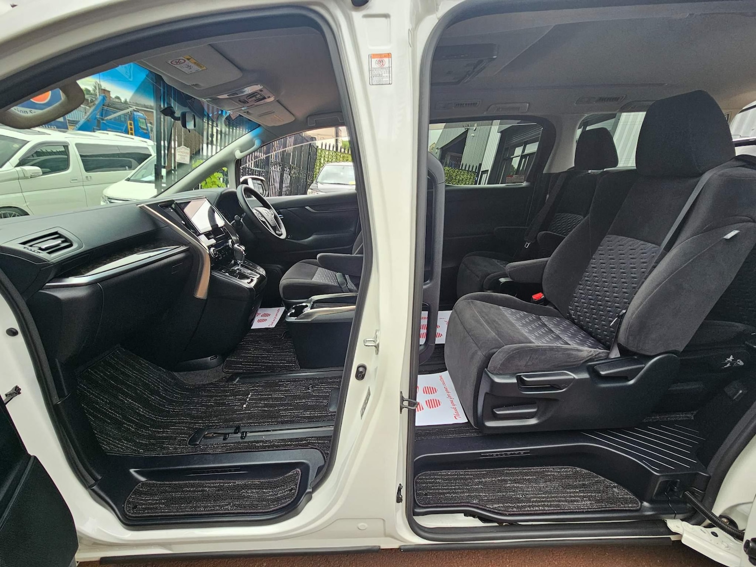 Used Toyota Vellfire 2024 for sale - 76995099: Photo 33