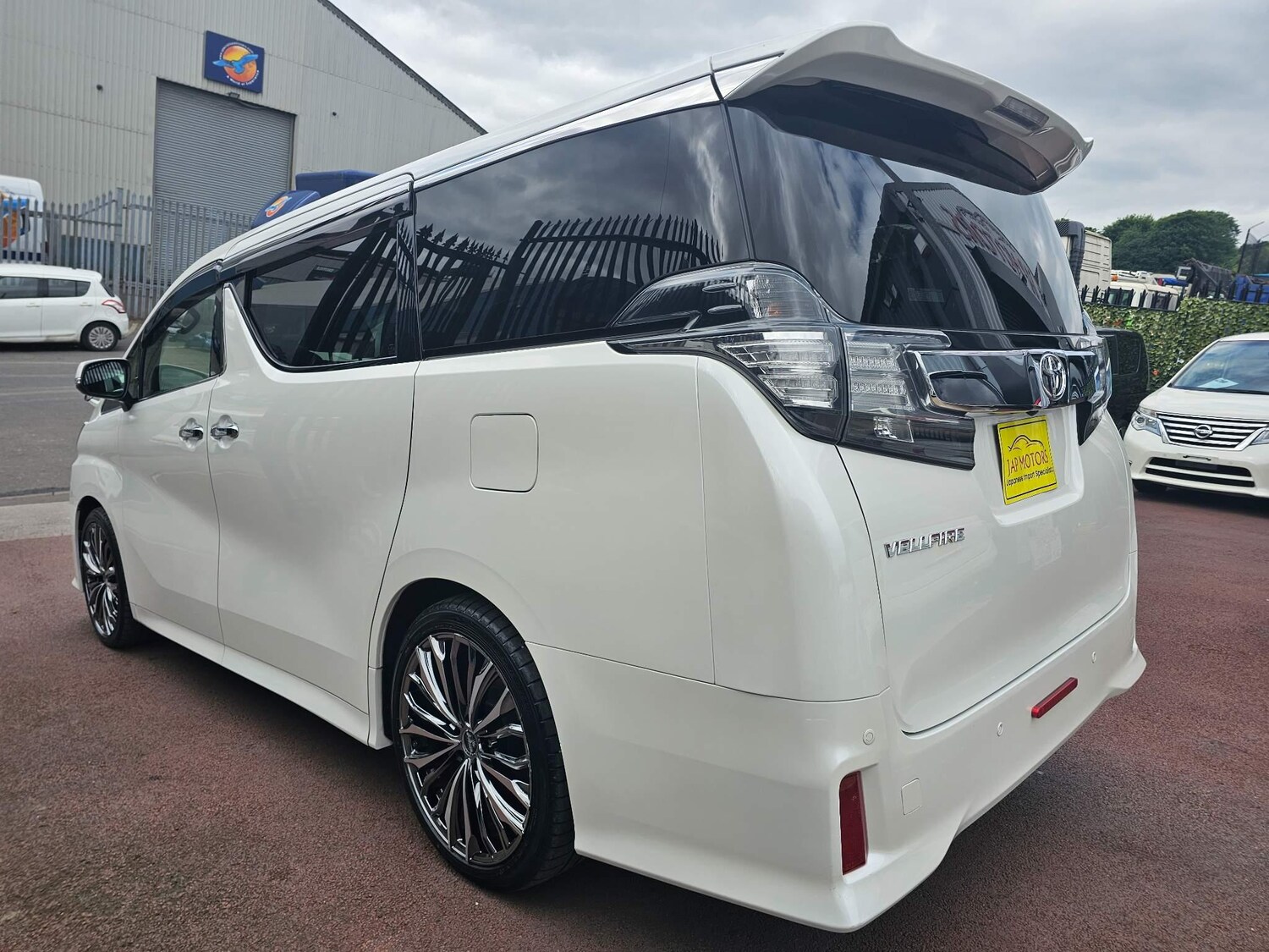 Used Toyota Vellfire 2024 for sale - 76995099: Photo 8