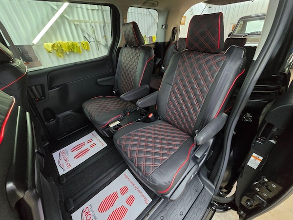 Used Toyota Voxy 2017 for sale - 74339247: Photo 12
